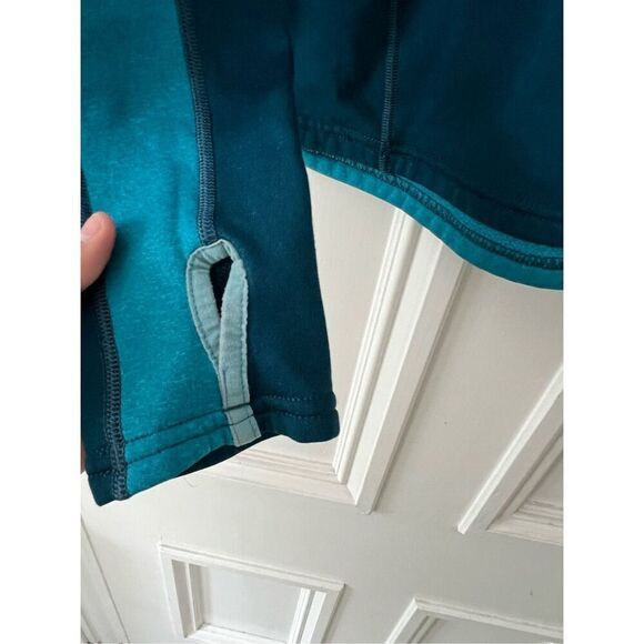 Patagonia teal and turquoise 1/4 zip fleece top S - Picture 4 of 4
